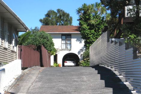 Photo of property in 3 Cron Avenue, Te Atatu South, Auckland, 0610