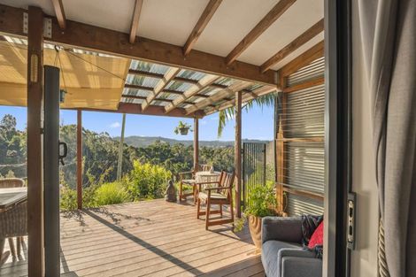 Photo of property in 82 Pinchgut Road, Kaukapakapa, 0873