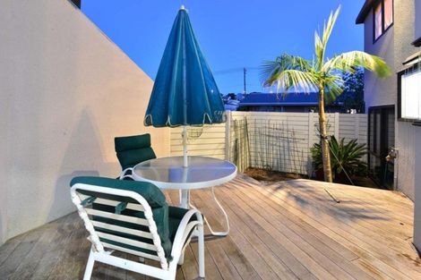 Photo of property in 11 Cross Street, Manly, Whangaparaoa, 0930