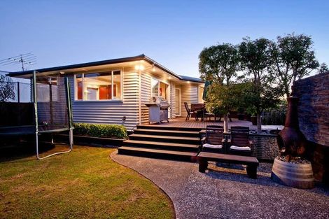 Photo of property in 15a Sycamore Drive, Sunnynook, Auckland, 0620