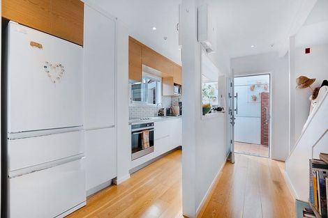 Photo of property in 10/72 Kitchener Road, Milford, Auckland, 0620