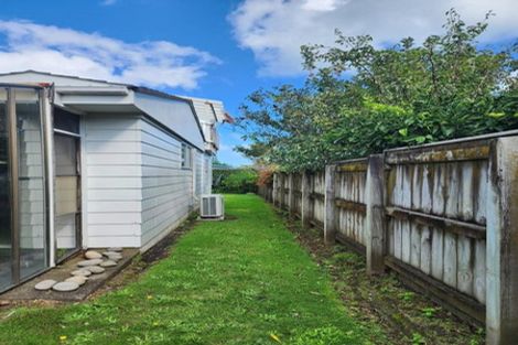 Photo of property in 12 Pitcairn Street, Oakura, 4314