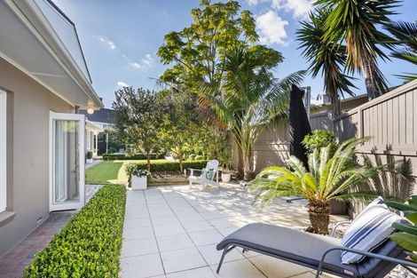 Photo of property in 5 Acmena Lane, Pakuranga, Auckland, 2010