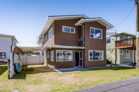 Photo of property in 120 Seventh Avenue, Urenui, 4377
