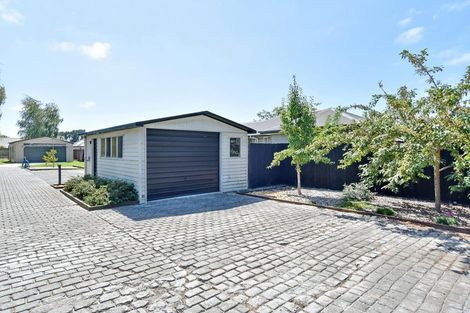 Photo of property in 33 Heyders Road, Spencerville, Christchurch, 8083