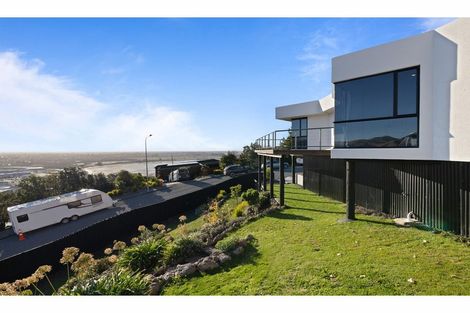 Photo of property in 72 Cannon Hill Crescent, Mount Pleasant, Christchurch, 8081