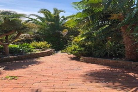 Photo of property in 473 East Coast Road, Murrays Bay, Auckland, 0630