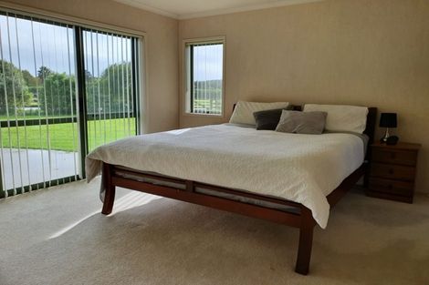 Photo of property in 78 Koraha Road, Kumeu, 0892