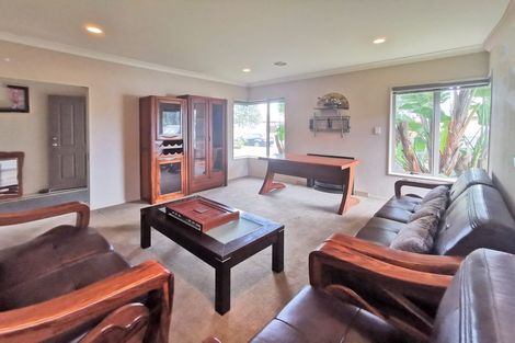 Photo of property in 36 Stranraer Crescent, Wattle Downs, Auckland, 2103