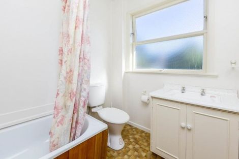 Photo of property in Shakespeare Flats, 8/48 Merton Street, Trentham, Upper Hutt, 5018