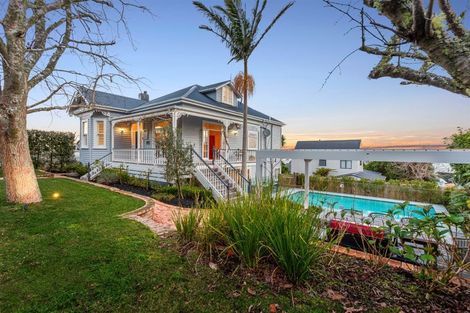 Photo of property in 2/12 Mariposa Crescent, Birkenhead, Auckland, 0626