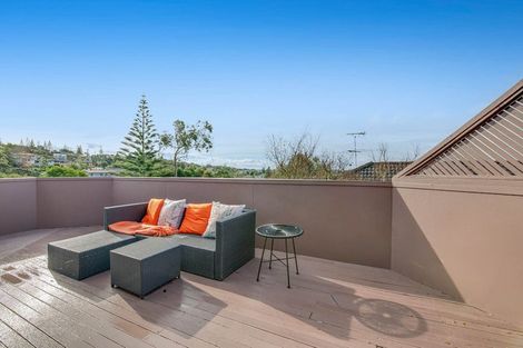 Photo of property in 2/13 Greenridge Court, Glenfield, Auckland, 0629