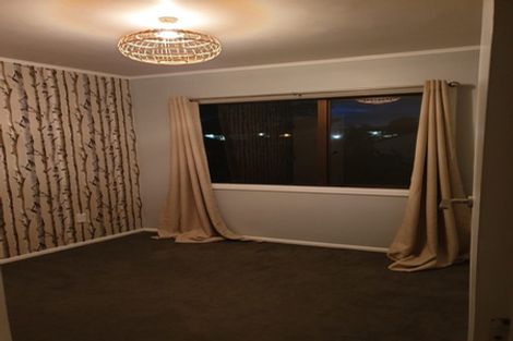 Photo of property in 1/35 St Leonards Road, Kelston, Auckland, 0602