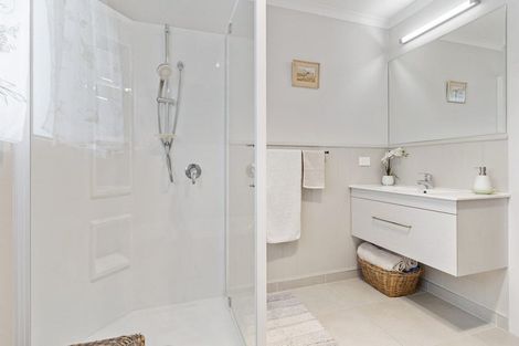 Photo of property in 42 Feist Street, Carterton, 5713