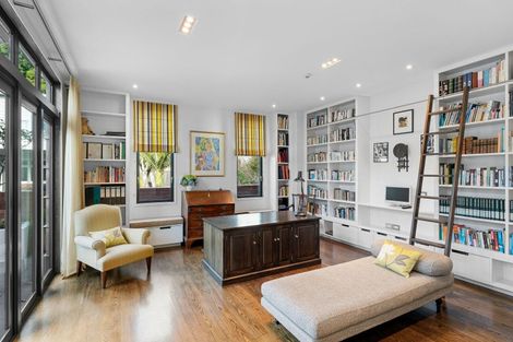 Photo of property in 286 Oriental Parade, Oriental Bay, Wellington, 6011