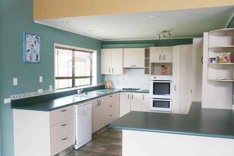 Photo of property in 117 Everitt Crescent, Whangamata, 3620