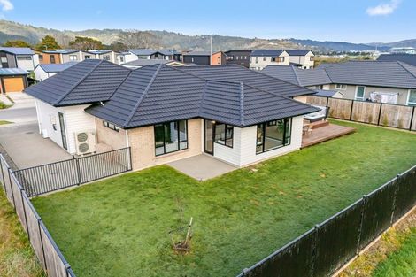Photo of property in 79 Mawai Hakona Drive, Wallaceville, Upper Hutt, 5018