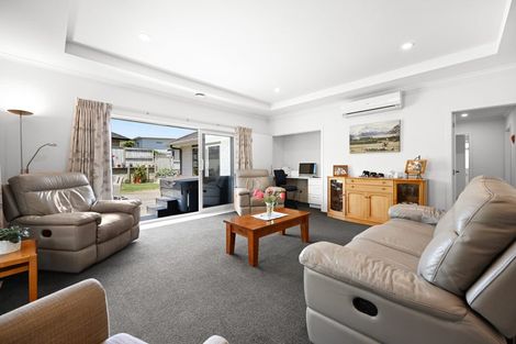 Photo of property in 16 Longbow Terrace, Flagstaff, Hamilton, 3210