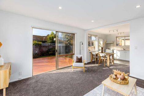 Photo of property in 2/19 Leonie Place, Aranui, Christchurch, 8061