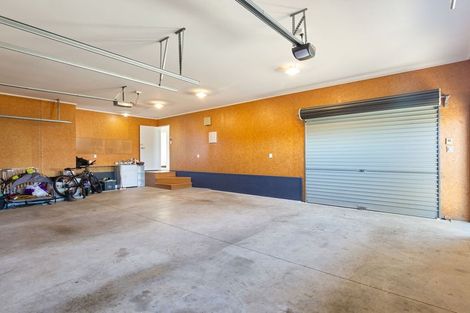 Photo of property in 6 Galea Grove, Kelvin Grove, Palmerston North, 4414