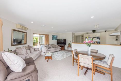 Photo of property in 47 Red Hibiscus Road, Stanmore Bay, Whangaparaoa, 0932