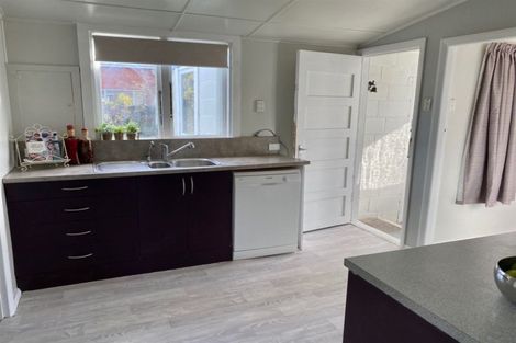 Photo of property in 16 Lanark Street, Balclutha, 9230