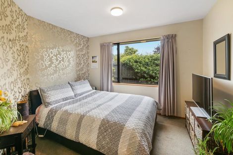 Photo of property in 2/113 Avonhead Road, Avonhead, Christchurch, 8042