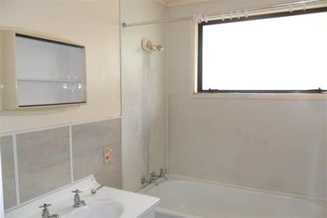 Photo of property in 2 Langdon Lane, Melville, Hamilton, 3206