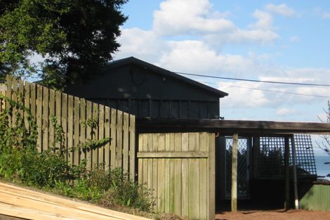 Photo of property in 62 Laingholm Drive, Laingholm, Auckland, 0604