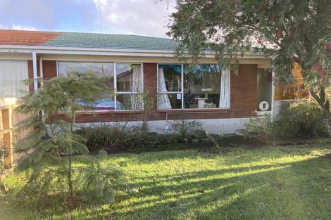 Photo of property in 2/36 Blacklock Avenue, Henderson, Auckland, 0612