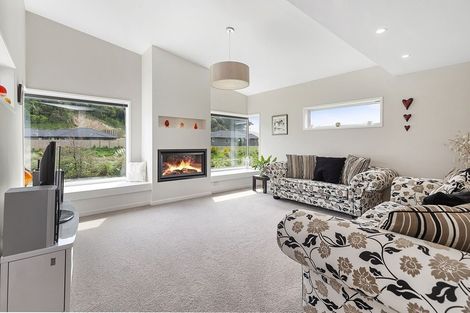Photo of property in 4 Shoal Place, Whitby, Porirua, 5024