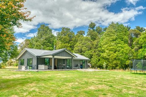 Photo of property in 5 Fairway Drive, Moana, 7872