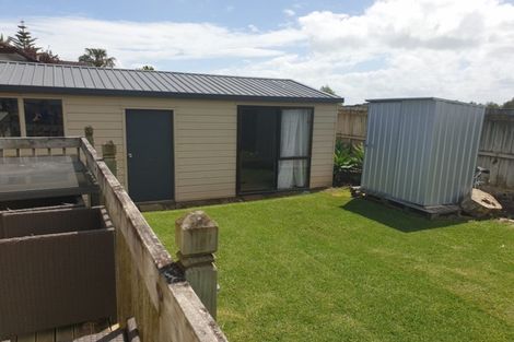 Photo of property in 20 Anglers Way, Wattle Downs, Auckland, 2102
