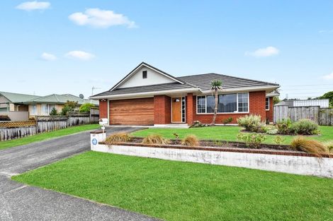 Photo of property in 37 Nottingham Drive, Hamilton East, Hamilton, 3216