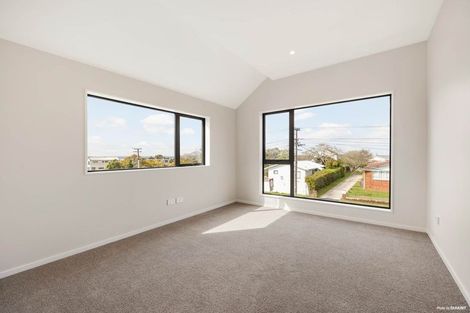 Photo of property in 8/88 Te Atatu Road, Te Atatu South, Auckland, 0610