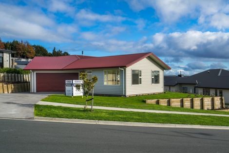 Photo of property in 28 Coprosma Crescent, Waipahihi, Taupo, 3330