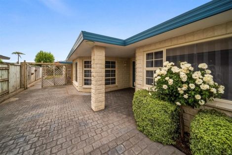 Photo of property in 7 Edna Wills Place, Hawera, 4610