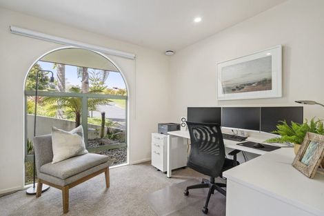 Photo of property in 15 Arirang Rise, Pinehill, Auckland, 0632