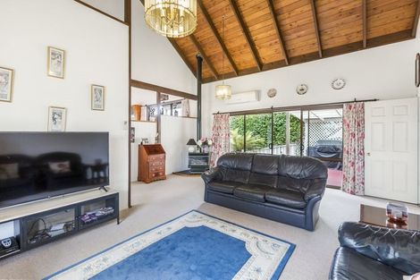 Photo of property in 32 Danbury Drive, Torbay, Auckland, 0630