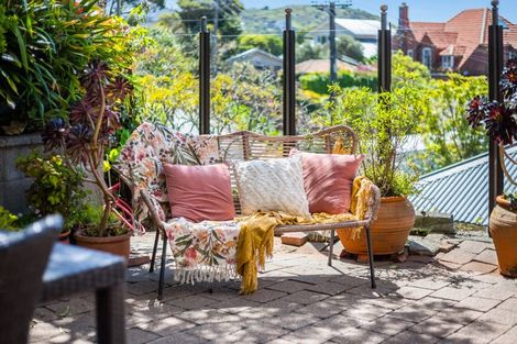 Photo of property in 31 Wadestown Road, Wadestown, Wellington, 6012