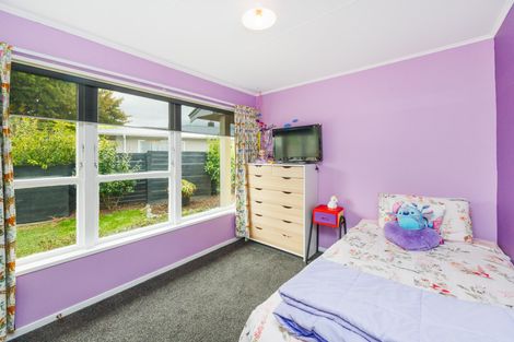 Photo of property in 21 Acacia Street, Kelvin Grove, Palmerston North, 4414