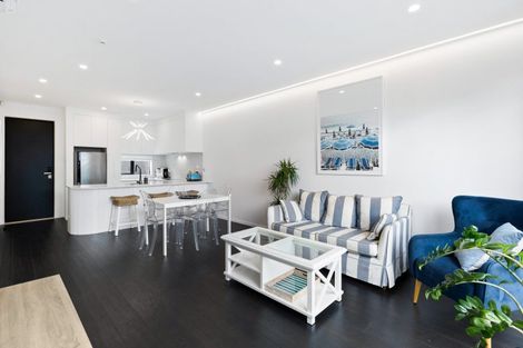 Photo of property in 18b St Michaels Avenue, Point Chevalier, Auckland, 1022