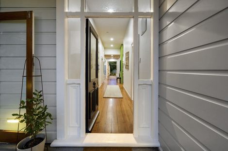 Photo of property in 15 Garfield Street, Brooklyn, Wellington, 6021