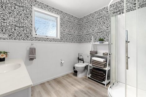 Photo of property in 2/12 Ambury Place, Merrilands, New Plymouth, 4312