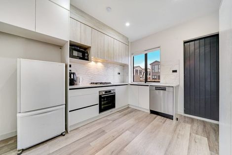 Photo of property in 15 Te Kaapia Road, Papakura, 2110