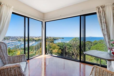 Photo of property in 52 Balboa Drive, Matakatia, Whangaparaoa, 0930