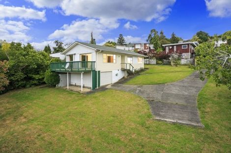 Photo of property in 14 Shanaway Rise, Hillcrest, Auckland, 0627