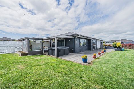 Photo of property in 28a Jules Crescent, Bell Block, New Plymouth, 4312