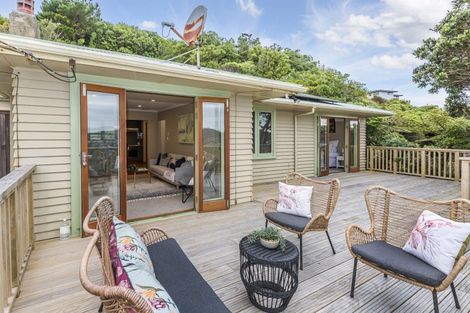 Photo of property in 33 Bedford Street, Northland, Wellington, 6012