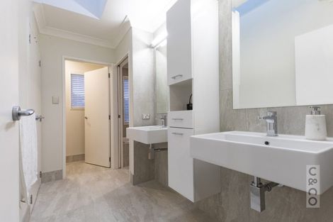 Photo of property in 832 Old North Road, Waimauku, 0882